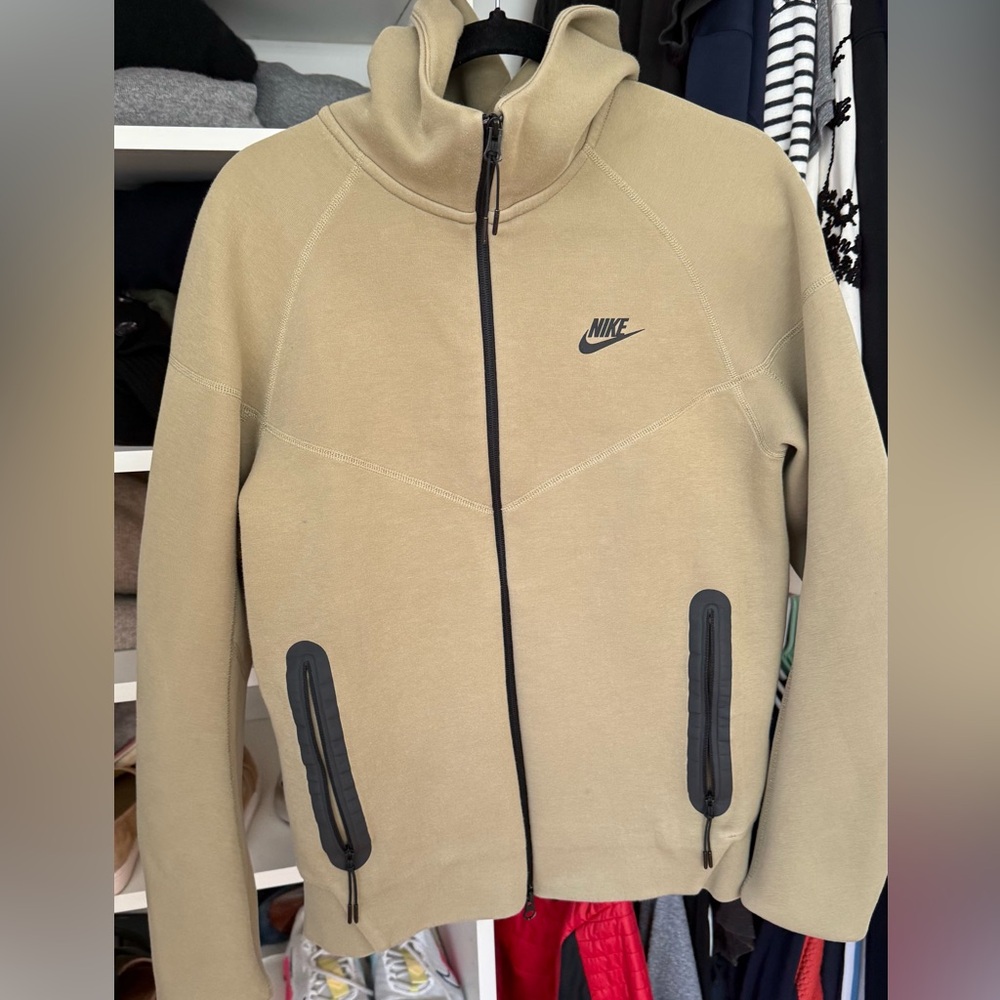 Nike sportswear, tech fleece Windrunner